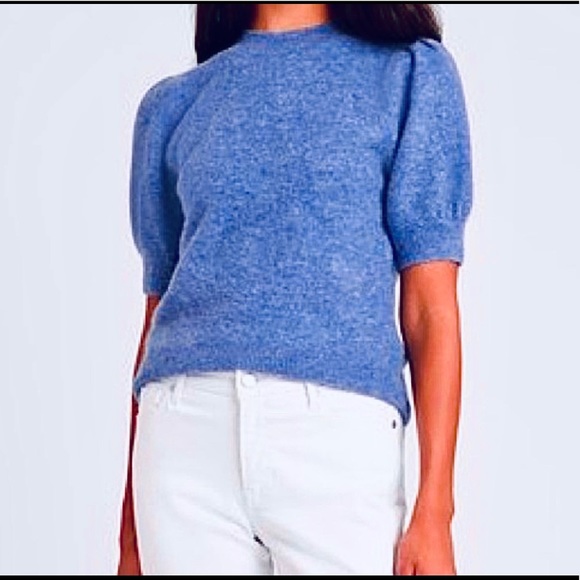 NWT Banana Republic Top Shirt Sweater Blouse Pullover Gift - Picture 1 of 3